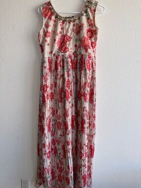 Sleeveless Floral Pleated Dress with Mirror details on Neck. Size S/M